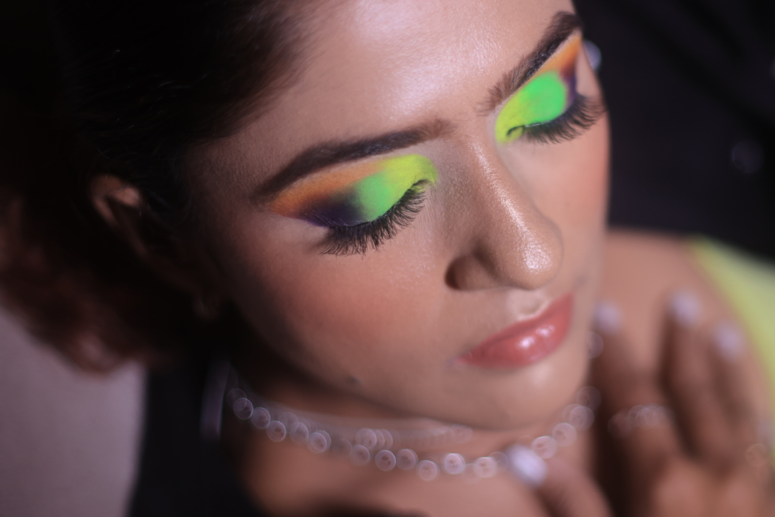 Neon eyeshadow and you: Five simple steps to the perfect neon eyeshadow look - MakeupnmorebyAmu